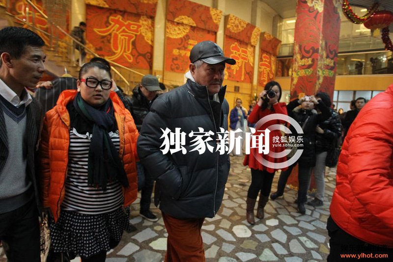 赵本山二度现身春晚彩排 笑果不佳急换新小品(图)